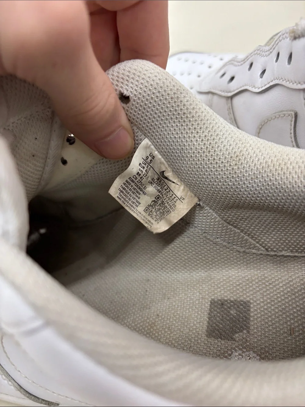 Nike White Low-Top Air Force 1s No Laces